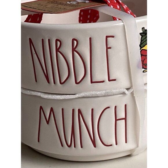 Set Of 2 Rae Dunn Peanuts Snoopy Woodstock Puffy Coat NIBBLE & MUNCH Pet Bowls - Picture 4 of 13